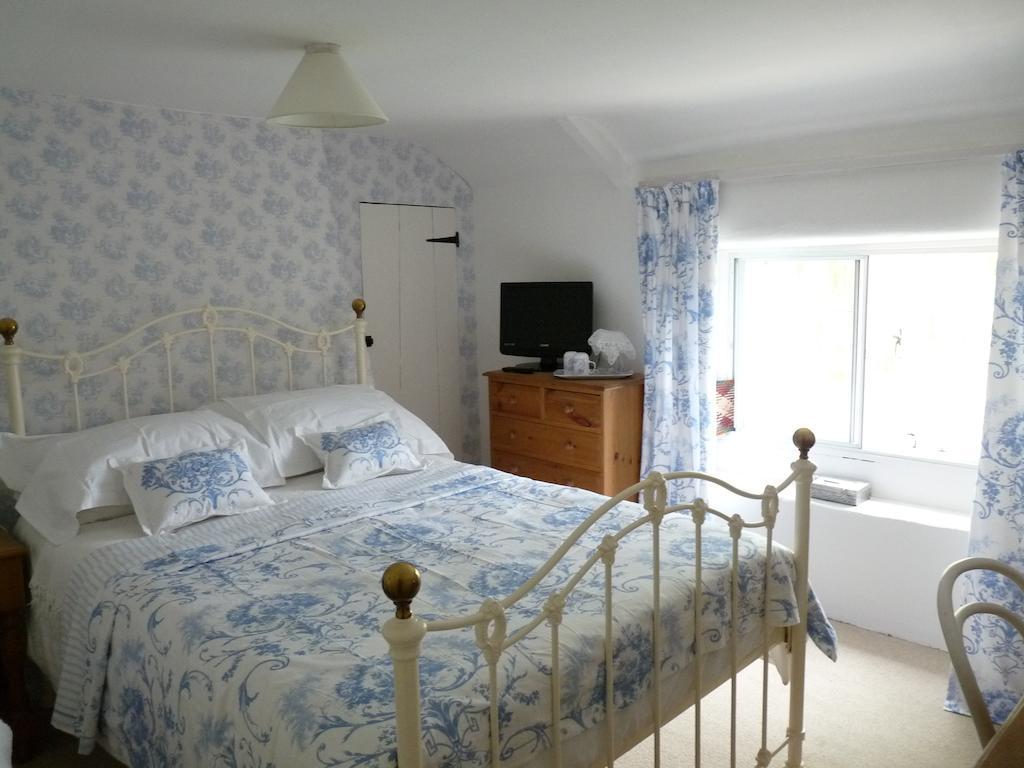 The Willows Shillingstone Room photo